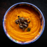 Wunderbar kartoffelige Kürbissuppe mit jeder Menge Röstaromen